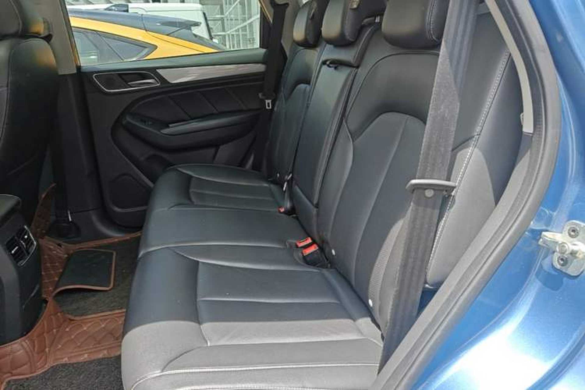 Used Roewe RX5 2016 30T Two-Wheel Drive Automatic Internet Smart Edition Left Rear Seat