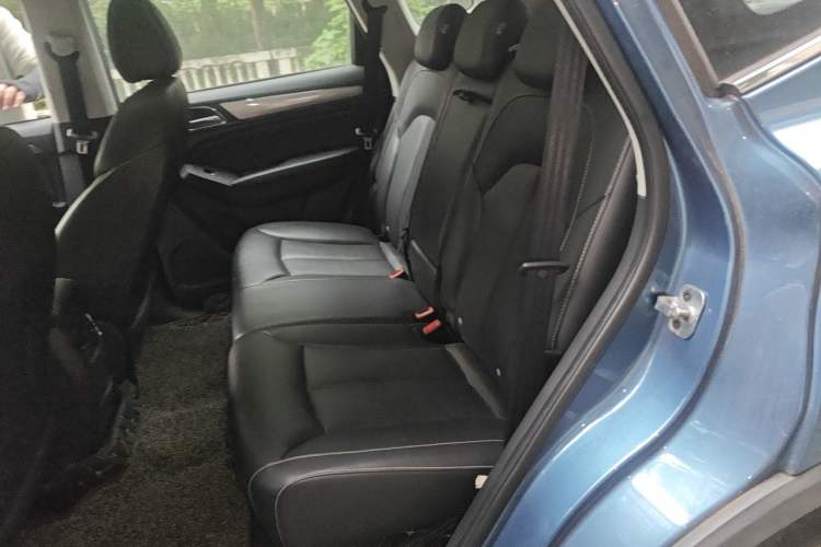 Used Roewe RX5 2016 20T Two-Wheel Drive Manual Flagship Edition Left Rear Seat