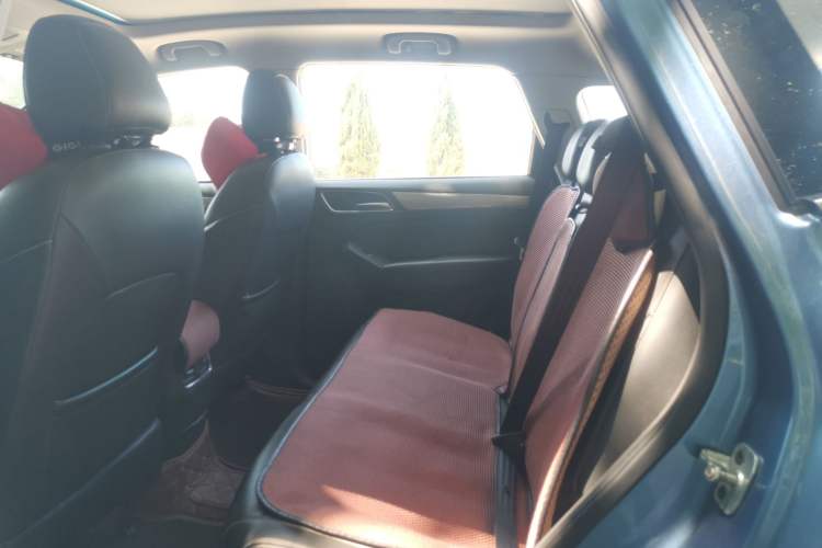 Used Roewe RX5 2016 20T Two-Wheel Drive Automatic Internet Smart Edition Left Rear Seat