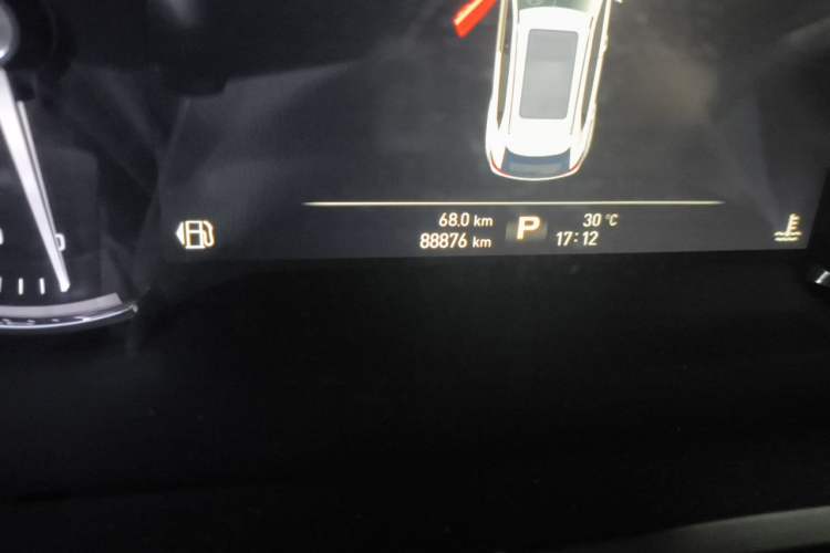 Used Roewe RX5 2016 30T Two-Wheel Drive Automatic Internet Smart Edition Odometer Close Up