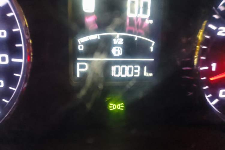 Used Roewe RX5 2016 20T Two-Wheel Drive Automatic Internet Smart Edition Odometer Close Up