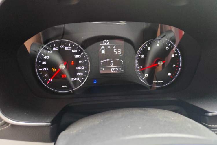 Used Roewe RX5 2016 20T Two-Wheel Drive Automatic Flagship Edition Odometer Close Up
