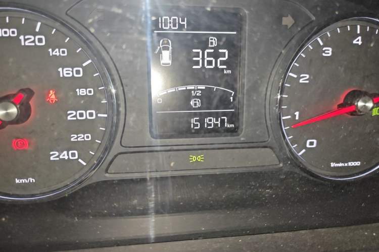 Used Roewe RX5 2016 20T Two-Wheel Drive Manual Flagship Edition Odometer Close Up