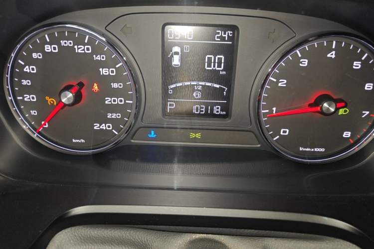 Used Roewe RX5 2016 20T Two-Wheel Drive Automatic Internet Smart Edition Odometer Close Up