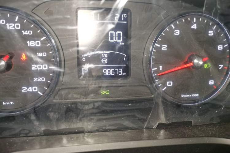 Used Roewe RX5 2016 20T Two-Wheel Drive Automatic Internet Smart Edition Odometer Close Up