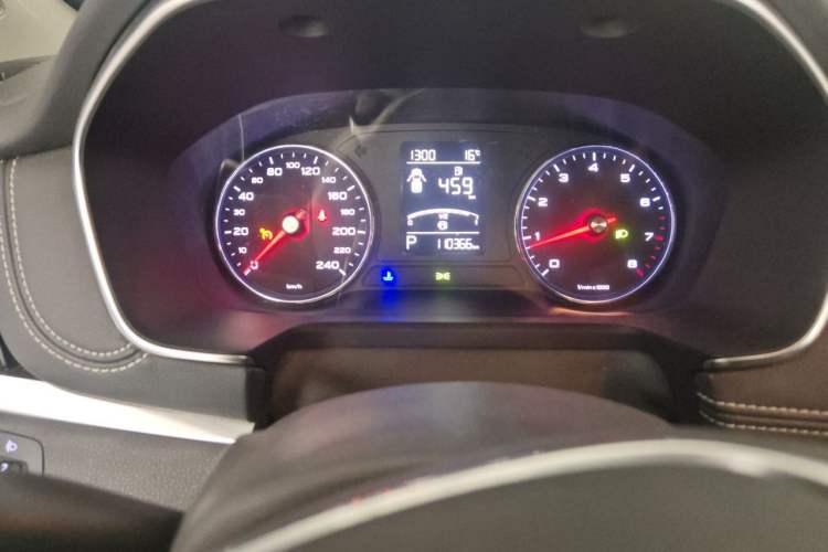 Used Roewe RX5 2016 20T Two-Wheel Drive Automatic Internet Smart Edition Odometer Close Up