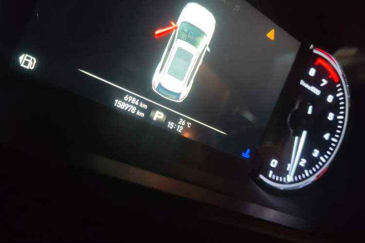 Used Roewe RX5 2016 30T Four-Wheel Drive Automatic Internet Smart Luxury Edition Odometer Close Up