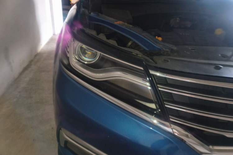 Used Roewe RX5 2016 20T Two-Wheel Drive Automatic Internet Smart Edition Right Front Headlight