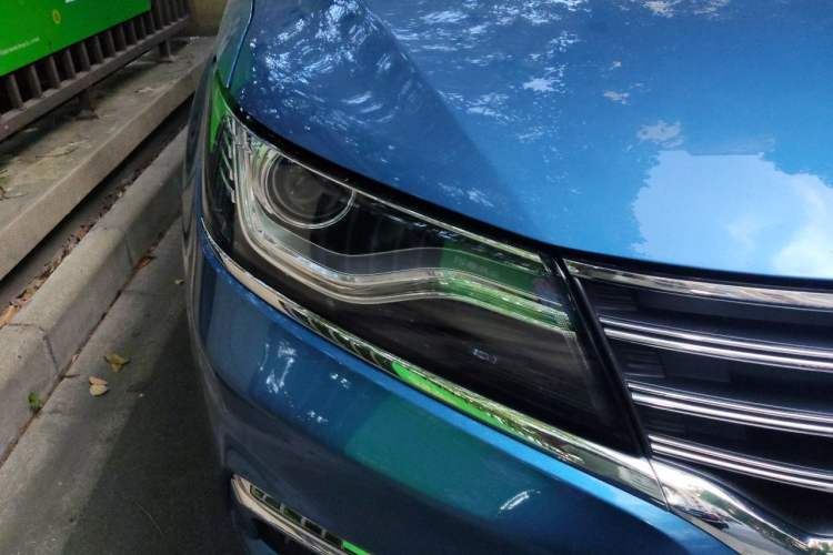 Used Roewe RX5 2016 20T Two-Wheel Drive Automatic Flagship Edition Right Front Headlight