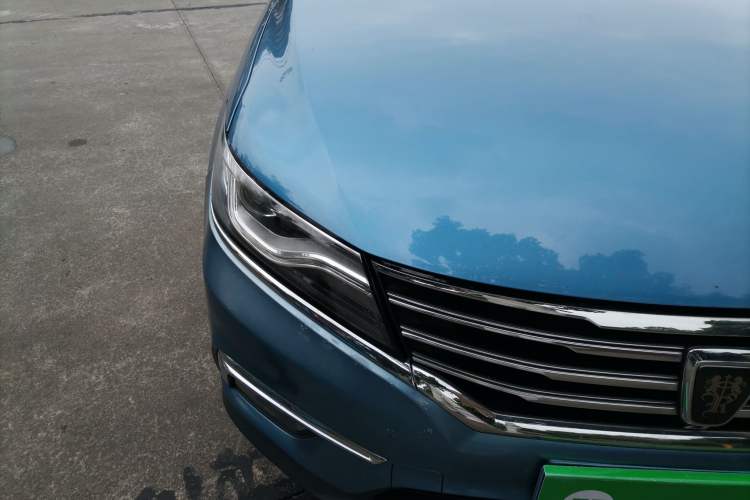 Used Roewe RX5 2016 20T Two-Wheel Drive Automatic Internet Smart Edition Right Front Headlight