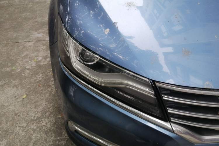 Used Roewe RX5 2016 20T Two-Wheel Drive Automatic Internet Smart Edition Right Front Headlight