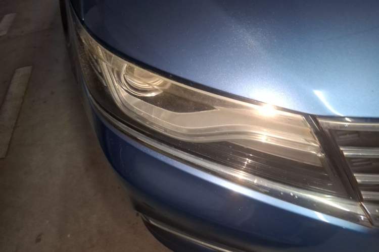 Used Roewe RX5 2016 20T Two-Wheel Drive Automatic Internet Smart Edition Right Front Headlight