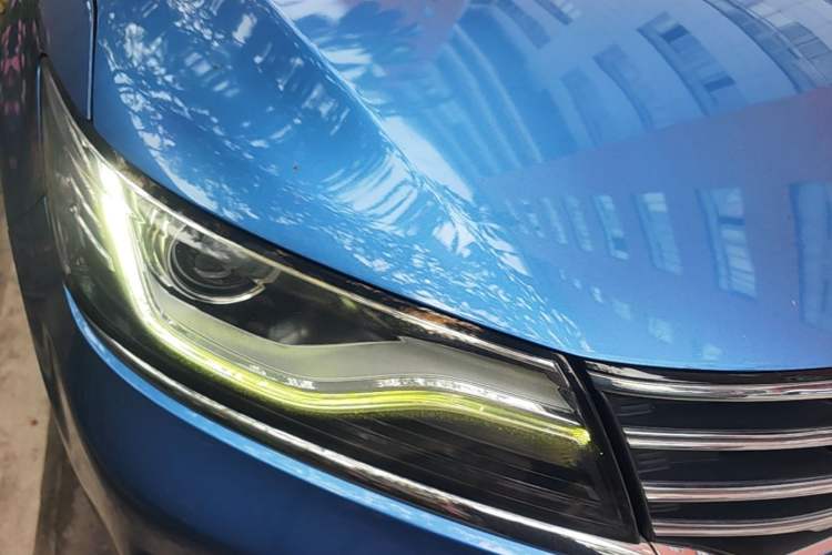 Used Roewe RX5 2016 20T Two-Wheel Drive Automatic Internet Smart Edition Right Front Headlight