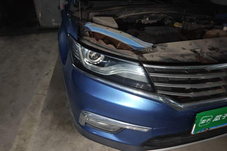 Used Roewe RX5 2016 20T Two-Wheel Drive Manual Transmission Internet Smart Edition Right Front Headlight