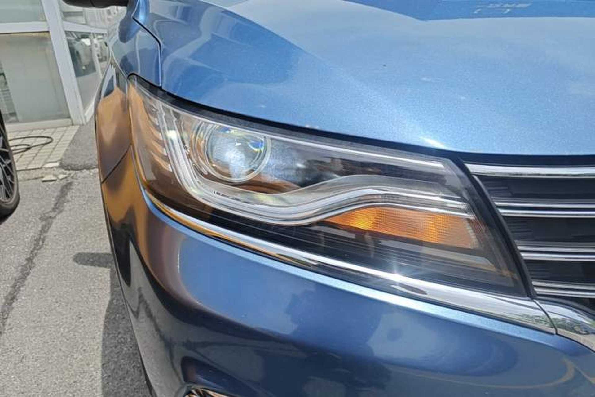 Used Roewe RX5 2016 30T Two-Wheel Drive Automatic Internet Smart Edition Right Front Headlight
