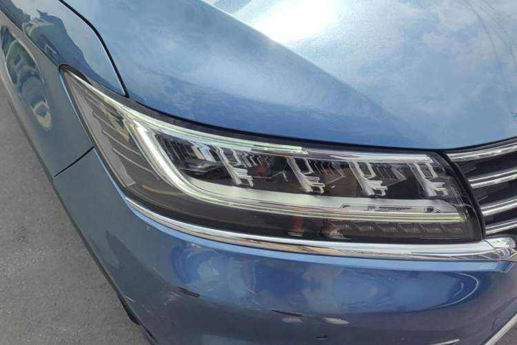 Used Roewe RX5 2016 30T Four-Wheel Drive Automatic Internet Smart Luxury Edition Right Front Headlight