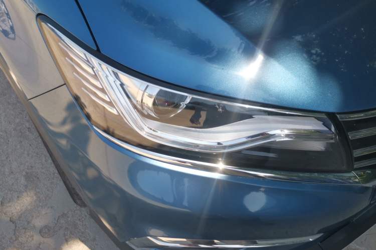 Used Roewe RX5 2016 20T Two-Wheel Drive Automatic Internet Smart Edition Right Front Headlight