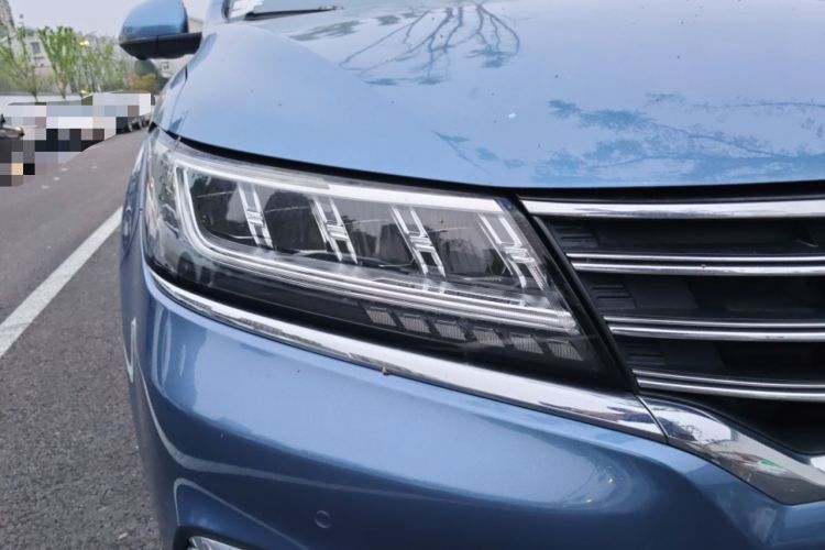 Used Roewe RX5 2016 30T Four-Wheel Drive Automatic Internet Smart Luxury Edition Right Front Headlight