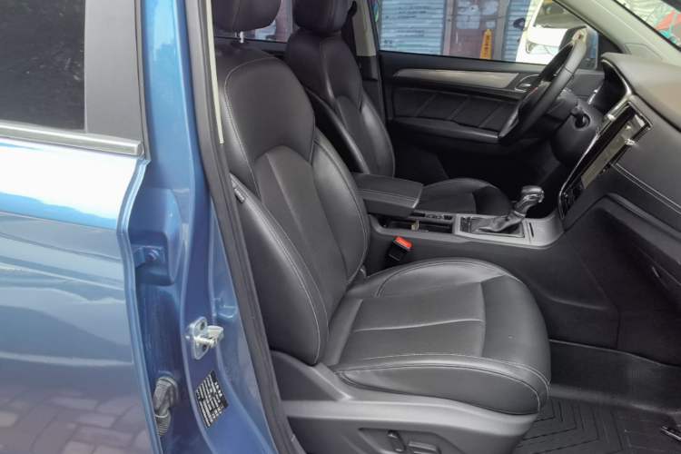 Used Roewe RX5 2016 20T Two-Wheel Drive Automatic Internet Smart Edition Right Front Seat