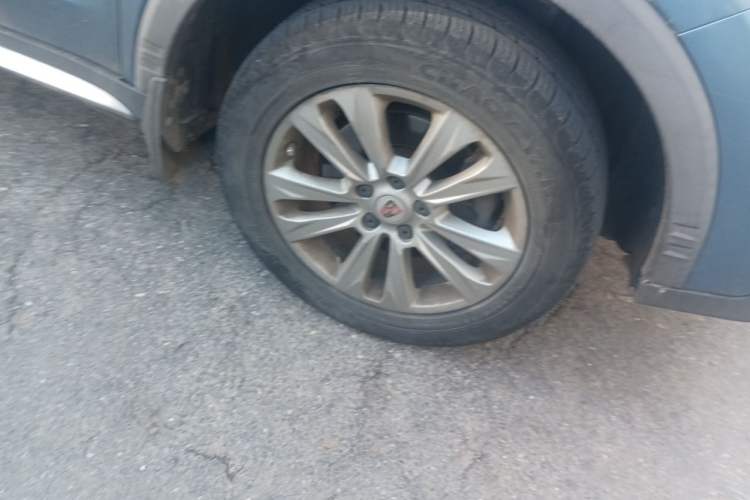 Used Roewe RX5 2016 20T Two-Wheel Drive Automatic Flagship Edition Right Front Wheel Hub