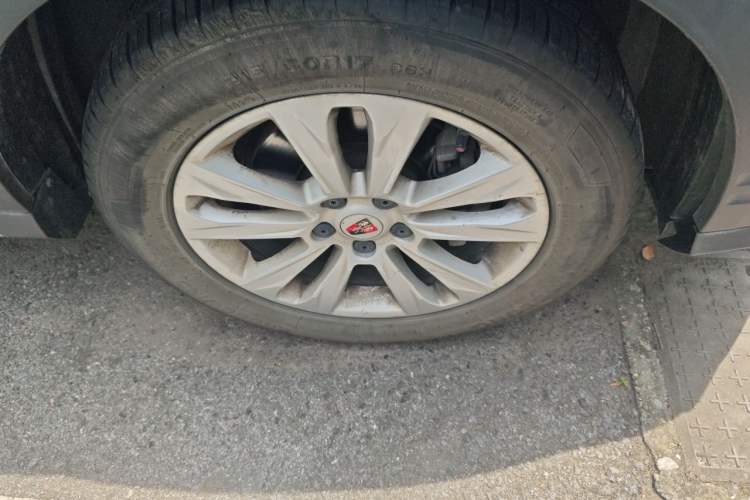 Used Roewe RX5 2016 20T Two-Wheel Drive Automatic Flagship Edition Right Front Wheel Hub