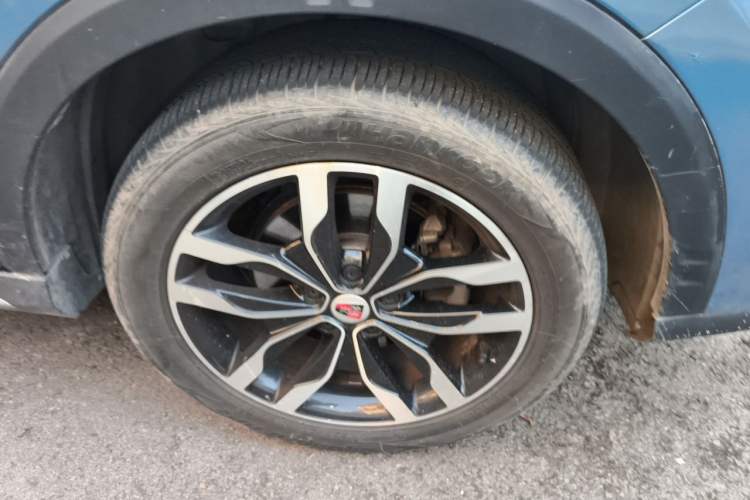 Used Roewe RX5 2016 20T Two-Wheel Drive Automatic Internet Smart Edition Right Front Wheel Hub