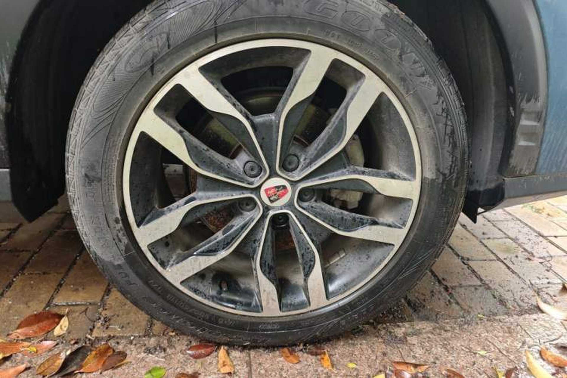 Used Roewe RX5 2016 20T Two-Wheel Drive Automatic Internet Smart Edition Right Front Wheel Hub