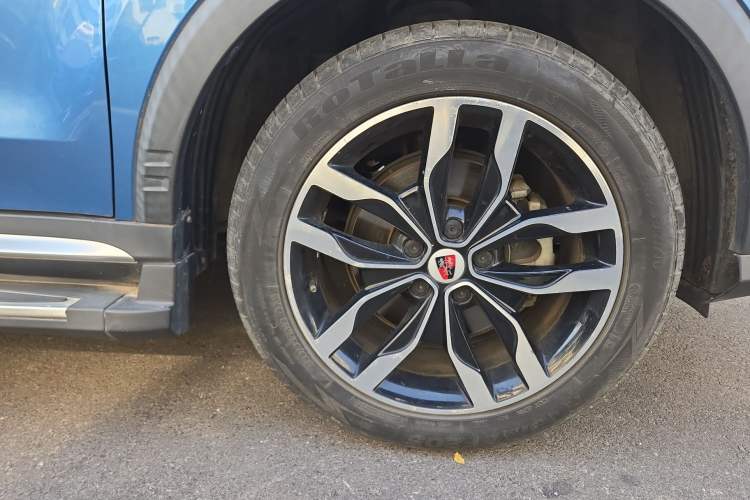 Used Roewe RX5 2016 20T Two-Wheel Drive Automatic Internet Smart Edition Right Front Wheel Hub
