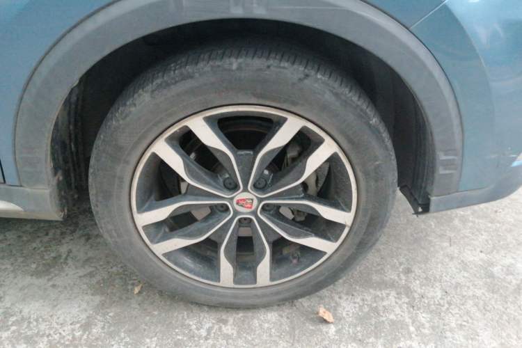 Used Roewe RX5 2016 20T Two-Wheel Drive Automatic Internet Smart Edition Right Front Wheel Hub