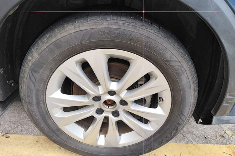 Used Roewe RX5 2016 20T Two-Wheel Drive Automatic Flagship Edition Right Front Wheel Hub