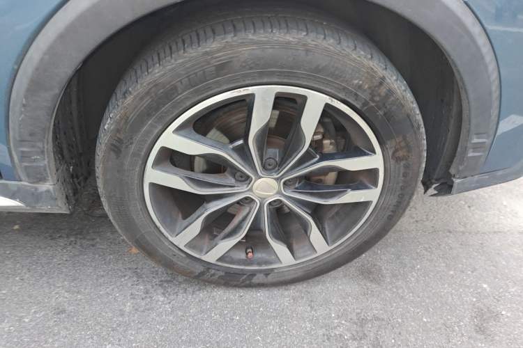 Used Roewe RX5 2016 20T Two-Wheel Drive Manual Transmission Internet Smart Edition Right Front Wheel Hub