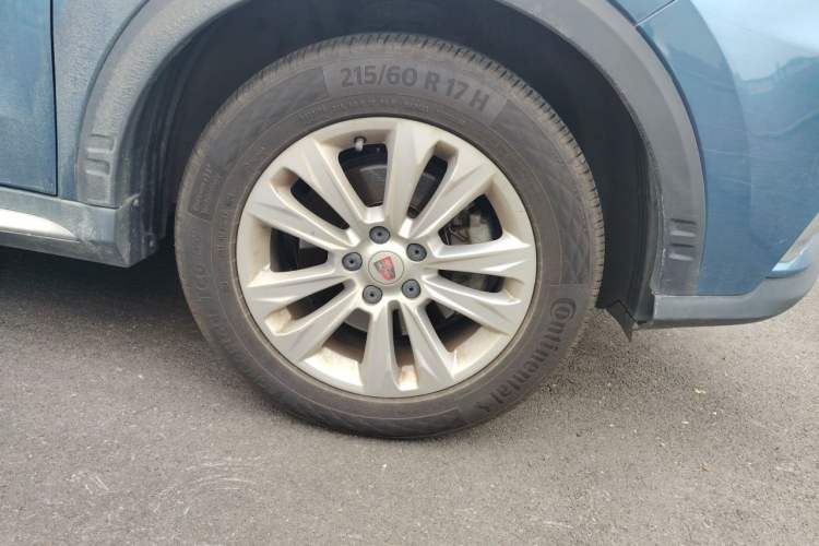 Used Roewe RX5 2016 20T Two-Wheel Drive Manual Flagship Edition Right Front Wheel Hub