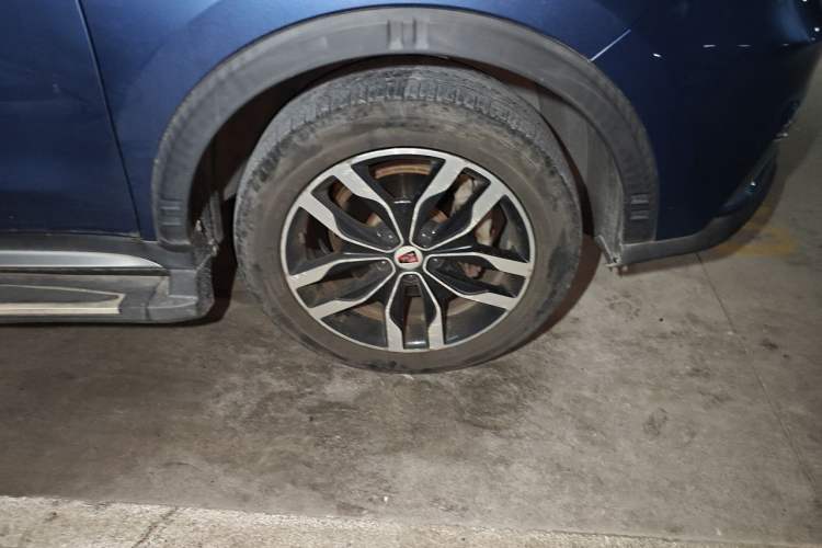 Used Roewe RX5 2016 20T Two-Wheel Drive Manual Transmission Internet Smart Edition Right Front Wheel Hub