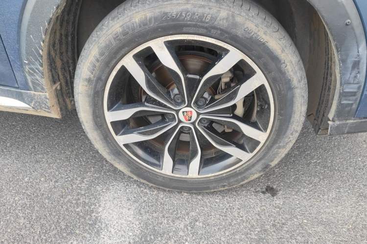 Used Roewe RX5 2016 20T Two-Wheel Drive Automatic Internet Smart Edition Right Front Wheel Hub