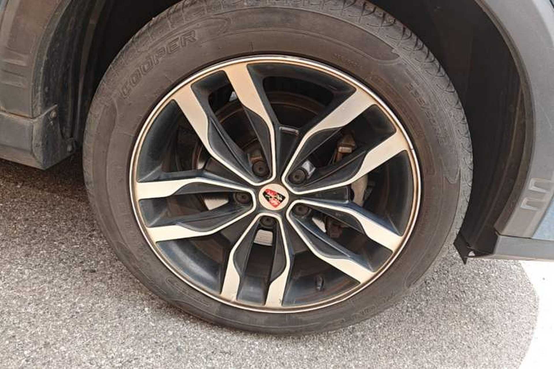 Used Roewe RX5 2016 30T Two-Wheel Drive Automatic Internet Smart Edition Right Front Wheel Hub