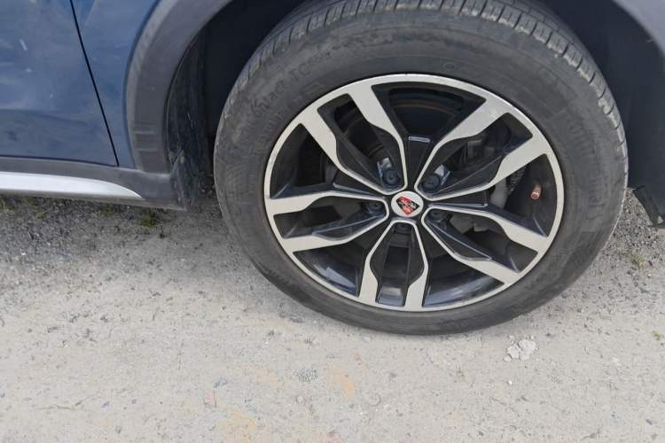 Used Roewe RX5 2016 20T Two-Wheel Drive Automatic Internet Smart Edition Right Front Wheel Hub