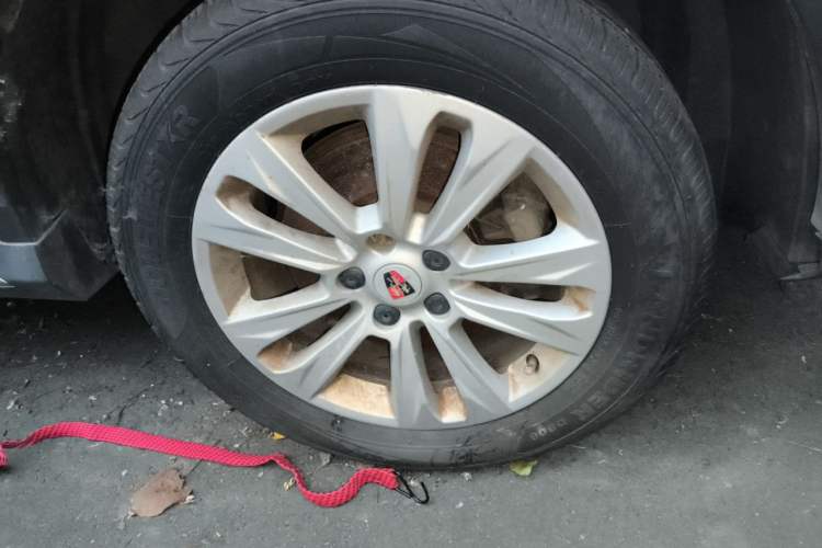 Used Roewe RX5 2016 20T Two-Wheel Drive Manual Flagship Edition Right Front Wheel Hub