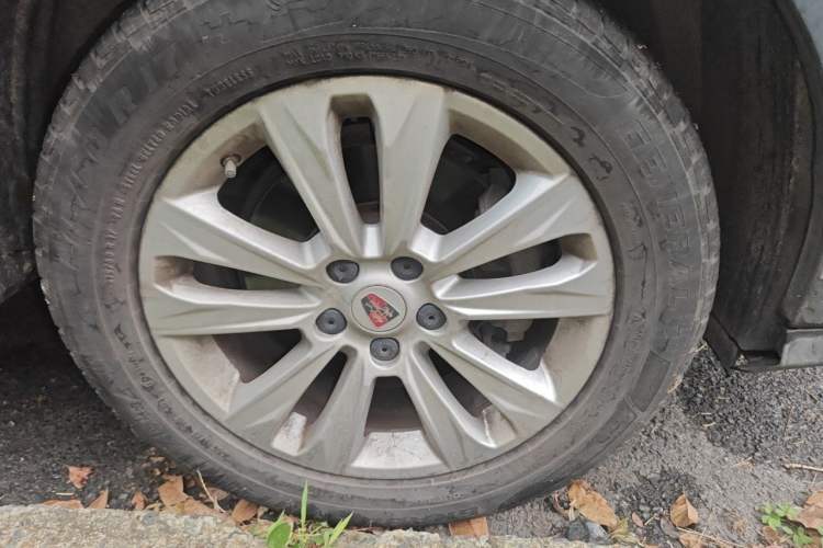 Used Roewe RX5 2016 20T Two-Wheel Drive Manual Flagship Edition Right Front Wheel Hub