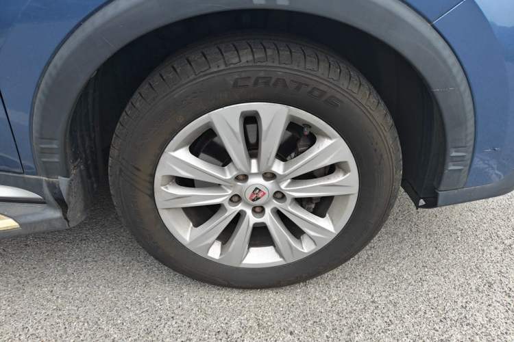 Used Roewe RX5 2016 20T Two-Wheel Drive Manual Flagship Edition Right Front Wheel Hub