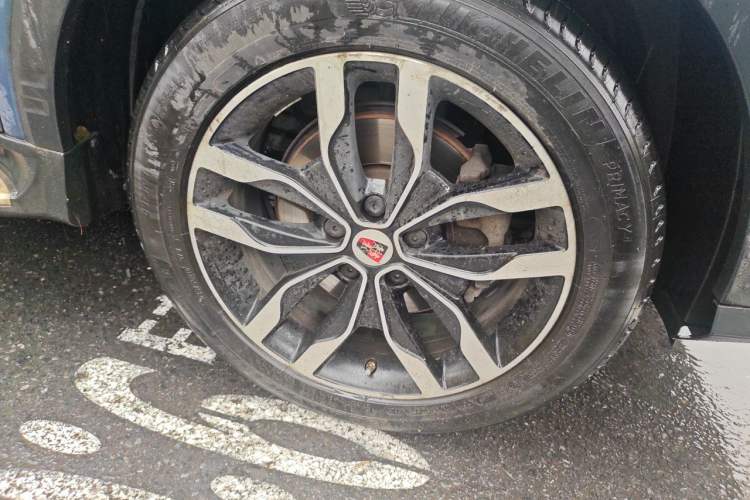 Used Roewe RX5 2016 30T Two-Wheel Drive Automatic Internet Smart Edition Right Front Wheel Hub