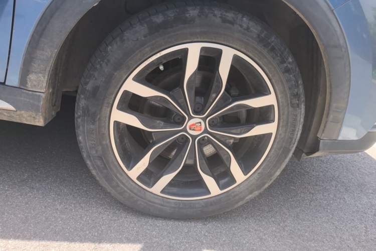 Used Roewe RX5 2016 30T Two-Wheel Drive Automatic Internet Smart Edition Right Front Wheel Hub