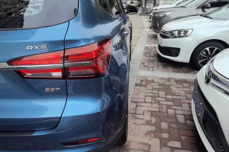 Used Roewe RX5 2016 20T Two-Wheel Drive Automatic Internet Smart Edition Right Rear Taillight
