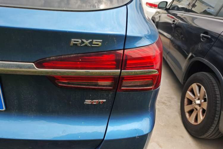 Used Roewe RX5 2016 20T Two-Wheel Drive Automatic Internet Smart Edition Right Rear Taillight