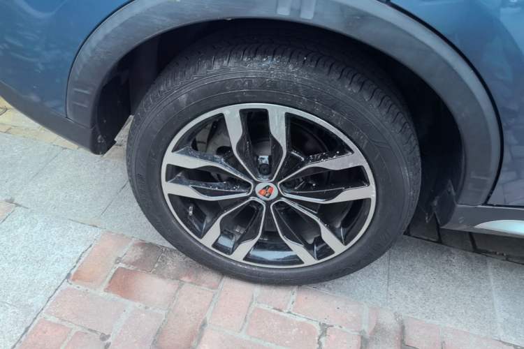 Used Roewe RX5 2016 20T Two-Wheel Drive Automatic Internet Smart Edition Right Rear Wheel Hub