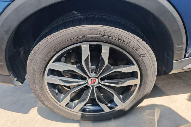Used Roewe RX5 2016 20T Two-Wheel Drive Automatic Internet Smart Edition Right Rear Wheel Hub
