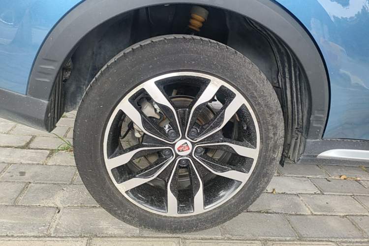 Used Roewe RX5 2016 20T Two-Wheel Drive Automatic Internet Smart Edition Right Rear Wheel Hub