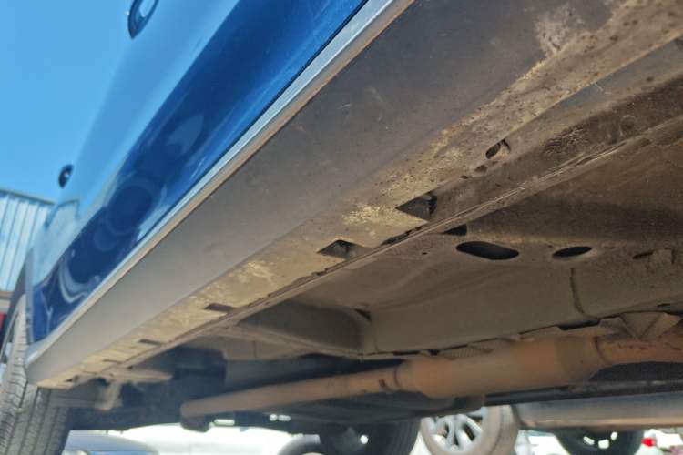 Used Roewe RX5 2016 20T Two-Wheel Drive Automatic Internet Smart Edition Right Side Sill