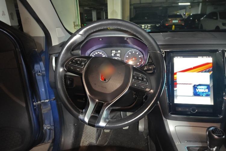 Used Roewe RX5 2016 20T Two-Wheel Drive Manual Transmission Internet Smart Edition Steering Wheel