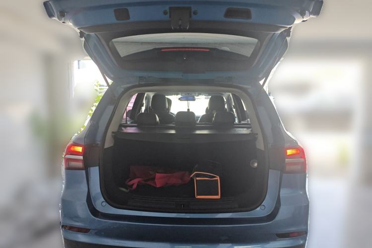 Used Roewe RX5 2016 20T Two-Wheel Drive Automatic Internet Smart Edition Trunk