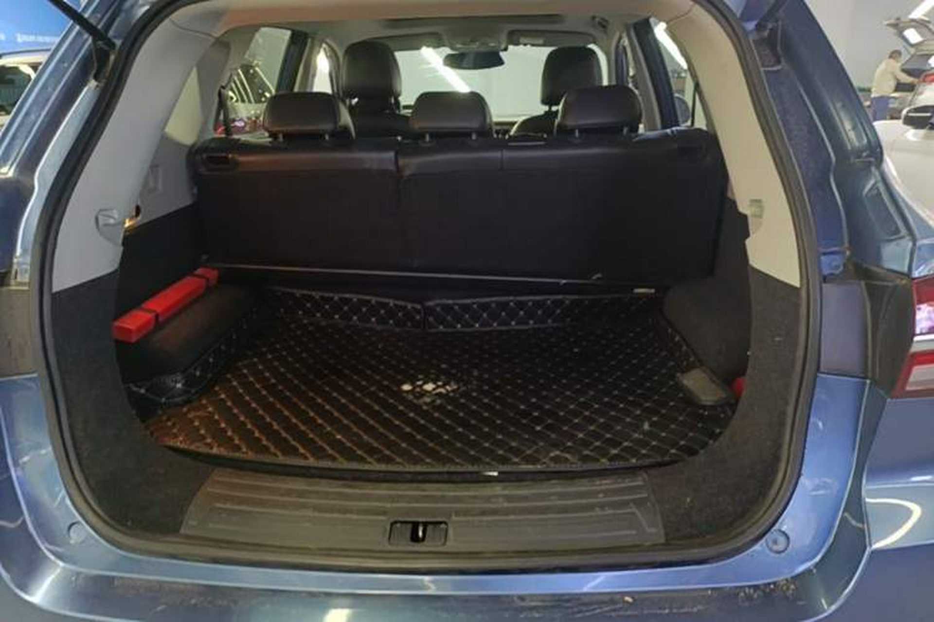 Used Roewe RX5 2016 20T Two-Wheel Drive Automatic Internet Smart Edition Trunk